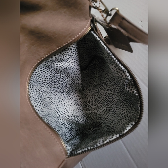 Sasha + Sofi Crossbody Handbag Satchel Adjustable Purse Brass Tan Shoulder Strap - Picture 5 of 14